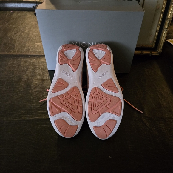 Vionic shoes size 11 peach/ rose pink - Picture 3 of 4